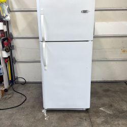 Frigidaire 20.5 Cu Ft Refrigerator/freezer