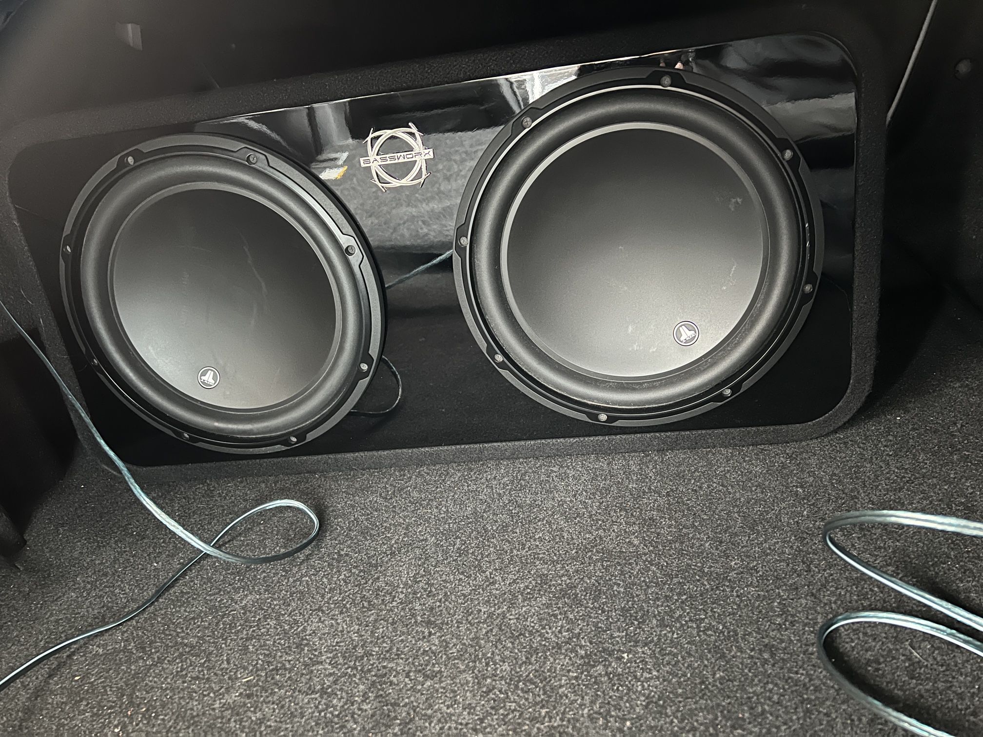 JL Audio W3’s Subwoofers 12” JL Audio Amplifier