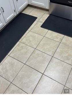 Set of 2 Anti-Fatigue Black kitchen mats NEW