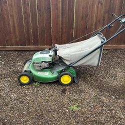 John Deer JS30 Lawn Mower