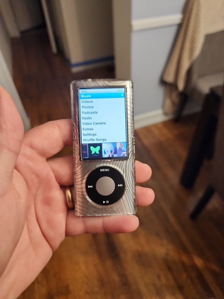 Ipod Nano With Camera And Radio