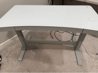 Tresanti adjustable height table (standing desk)
