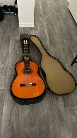 Yamaha classic guitar
