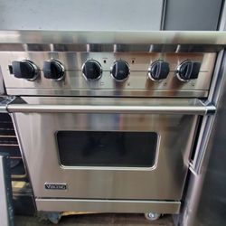 Viking Stove 30 Inches Convention  Warranty Ready To Deliver  4 Burner  Convention Broil Warranty  $1900..Stainless 301 Saundview Ave Bronx NY 10473..