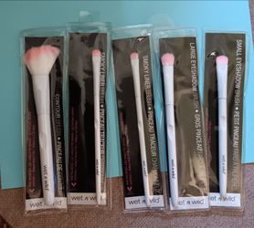Wet and wild make up brushes
