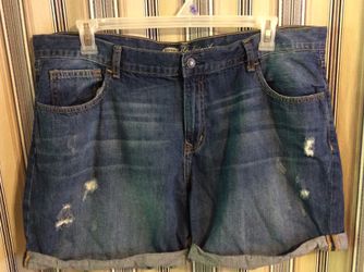 WOMEN’S Size 16, USED, 5 inch inseam, meet at huddle house/exxon at 2426 E Lamar Alexander parkway Maryville