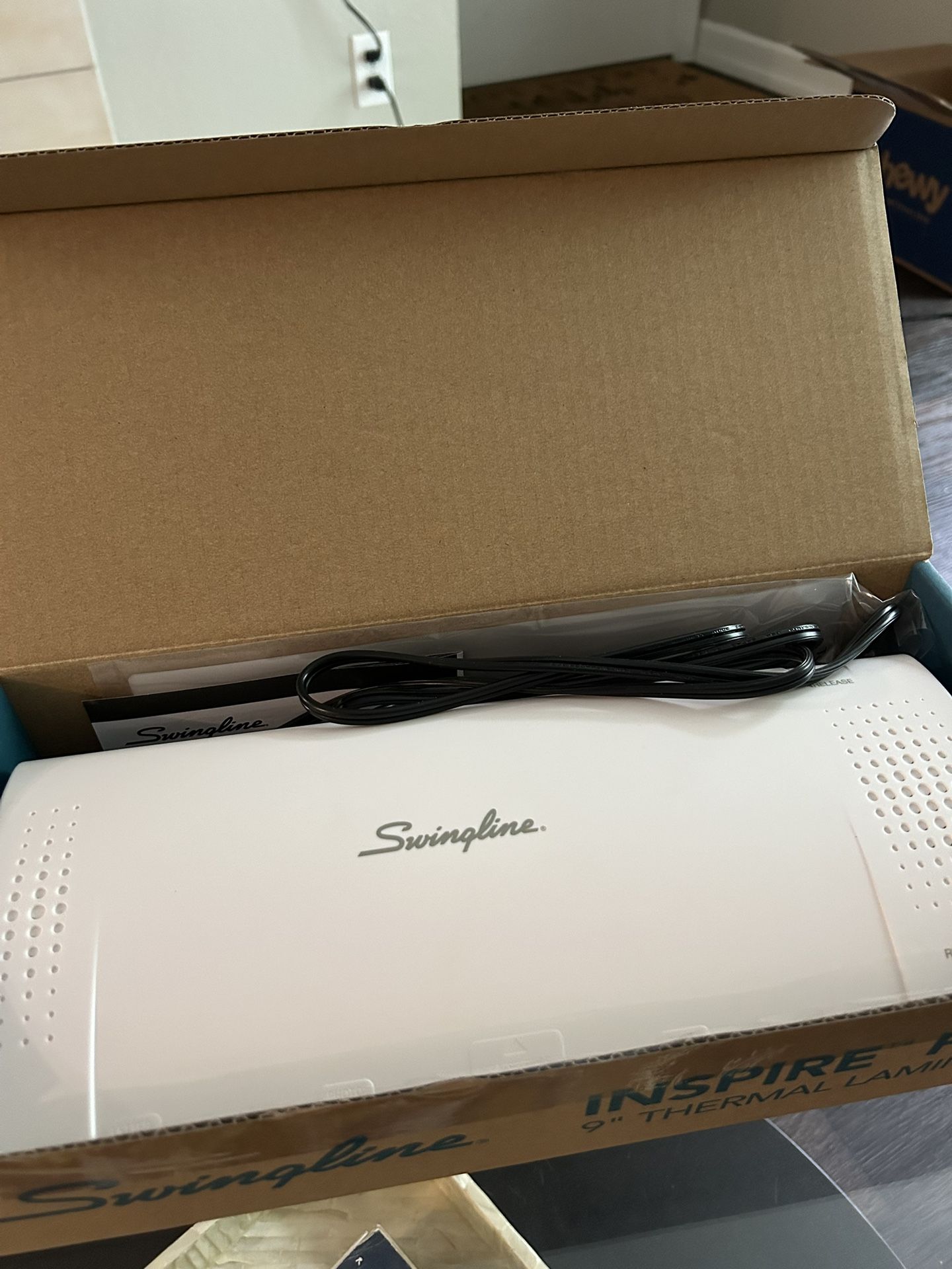 Swingline laminator