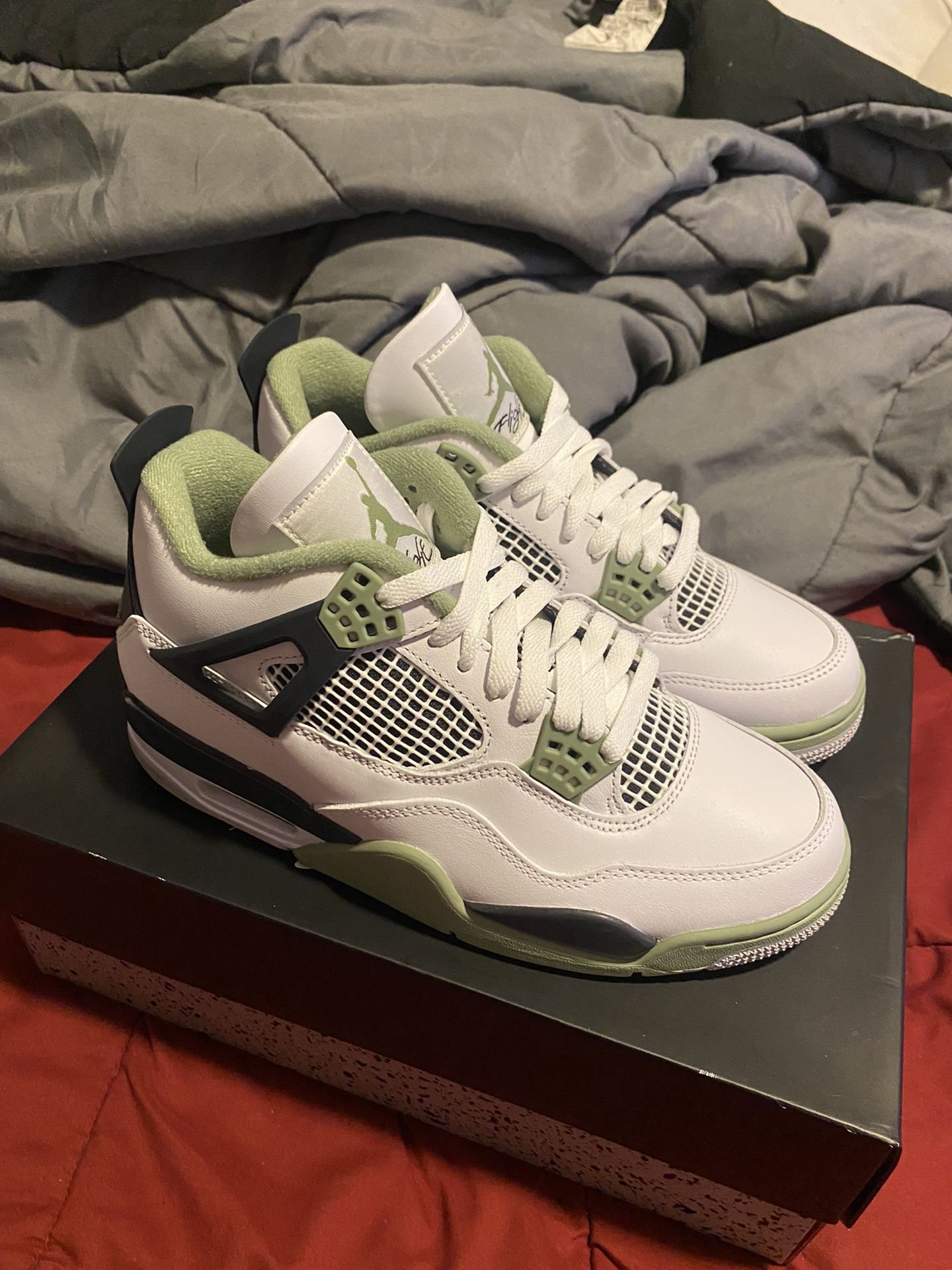 Jordan 4 Sea Foam NEW 🧤size 7.5m/9W 