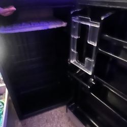 Sanyo Mini Fridge With Freezer Box