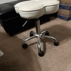 Small Desk Seat 