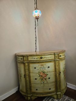Entry / side chest dresser