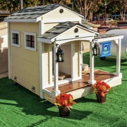 Lennar Homes dog house