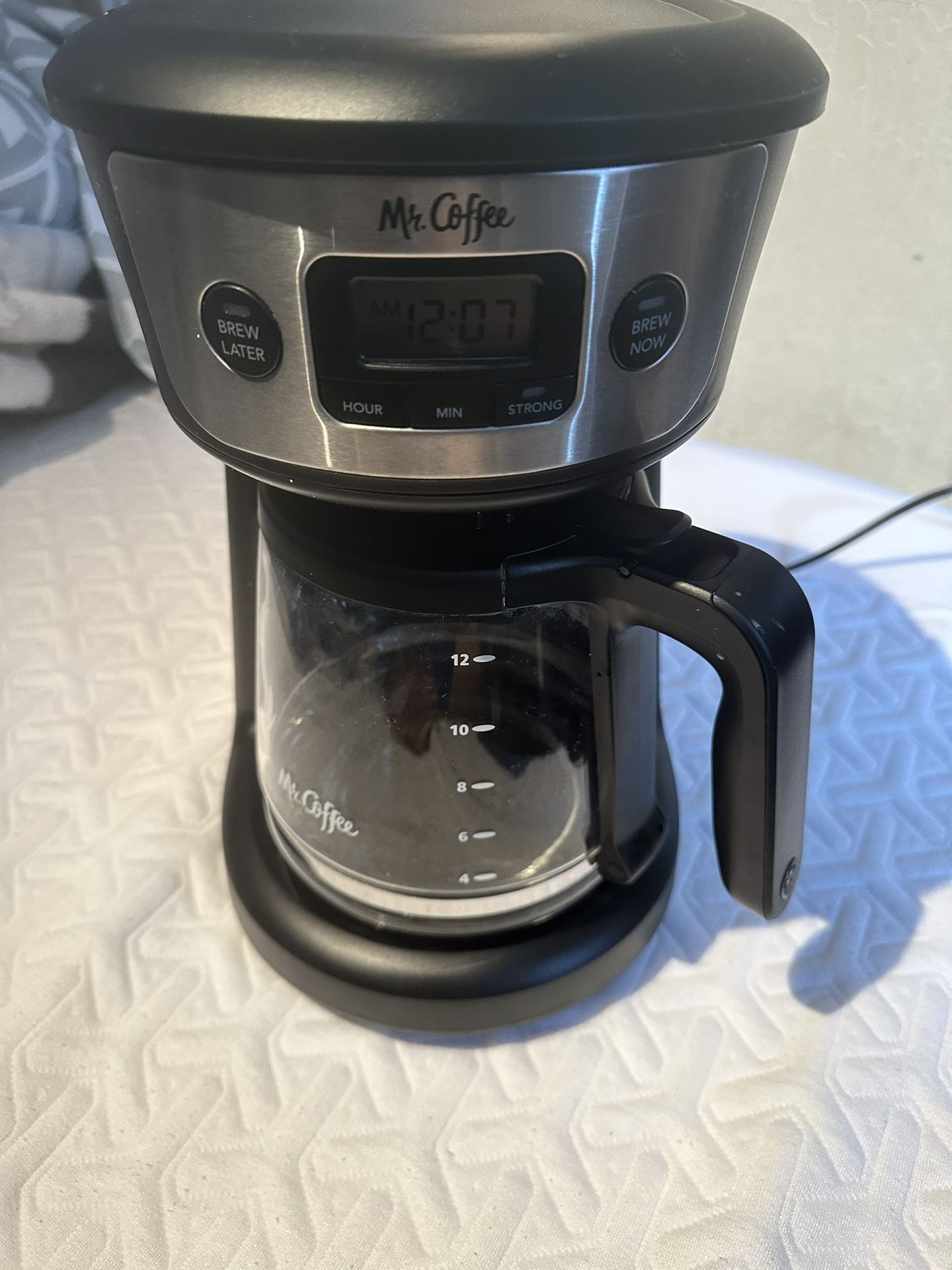 Bella One Scoop One Cup Coffee Maker With Instructions and Mug for Sale in  Santa Rosa, CA - OfferUp