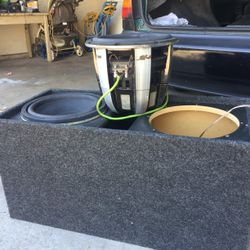 2-12" Subwoofer Absolute EVW-3000.    Absolute USA