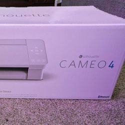 Silhouette Cameo 4 with carrying case