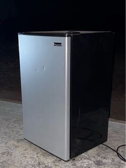 Magic Chef Mini Fridge