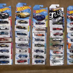 (40) 1:64 CORVETTE Die-cast Cars Hotwheels/ Motor Max MLB, 🔥OPEN TO TRADES 🚀