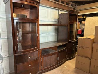 Entertainment center