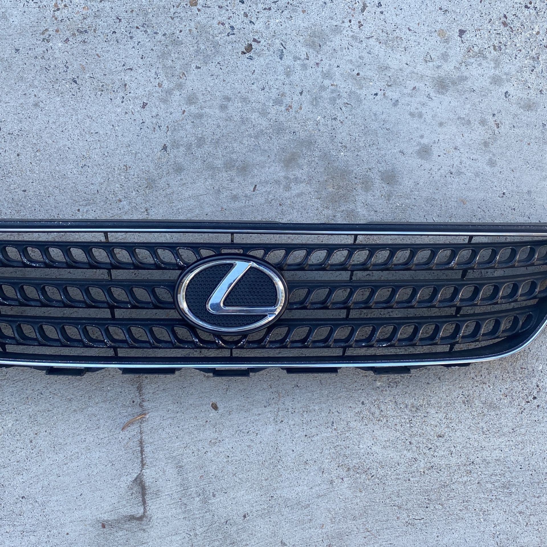 Lexus Is300 grill