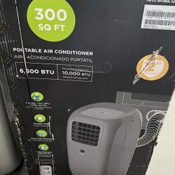 Portable Air Conditioner  6500 BTU/ Cover 300 Sq Ft