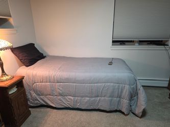 Adjustable Bed (Twin XL) with Remote and iComfort by Serta Mattress