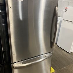 Bottom Freezer Fridge 