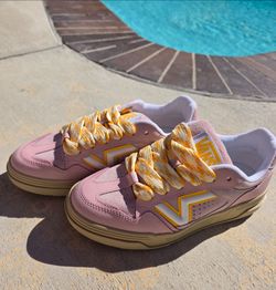 Brand new Vans Upland pink/yellow 8.5 shoes