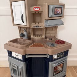 Little tikes kitchen