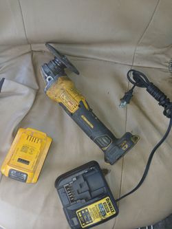 Dewalt 4 1/2 inch cordless angle grinder with battery and charger