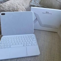 iPad Magic Keyboard folio