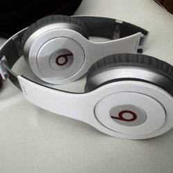 Beats by Dr. Dre Solo HD - On-Ear Headphones (White) (BT ON SOLOHD WHT)