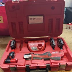 Milwaukee M12 Pro Press Tool 