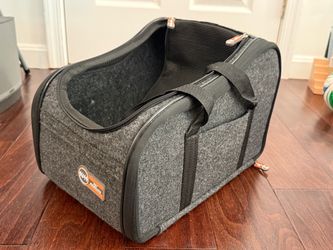 Small pet carrier