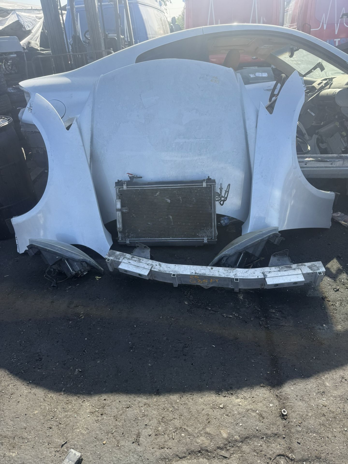 05 Infiniti G35 front end $700 no bumper