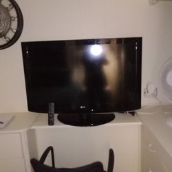 LG 50 TV With Remote. Swivel Base. Excellent Condition. $35.00