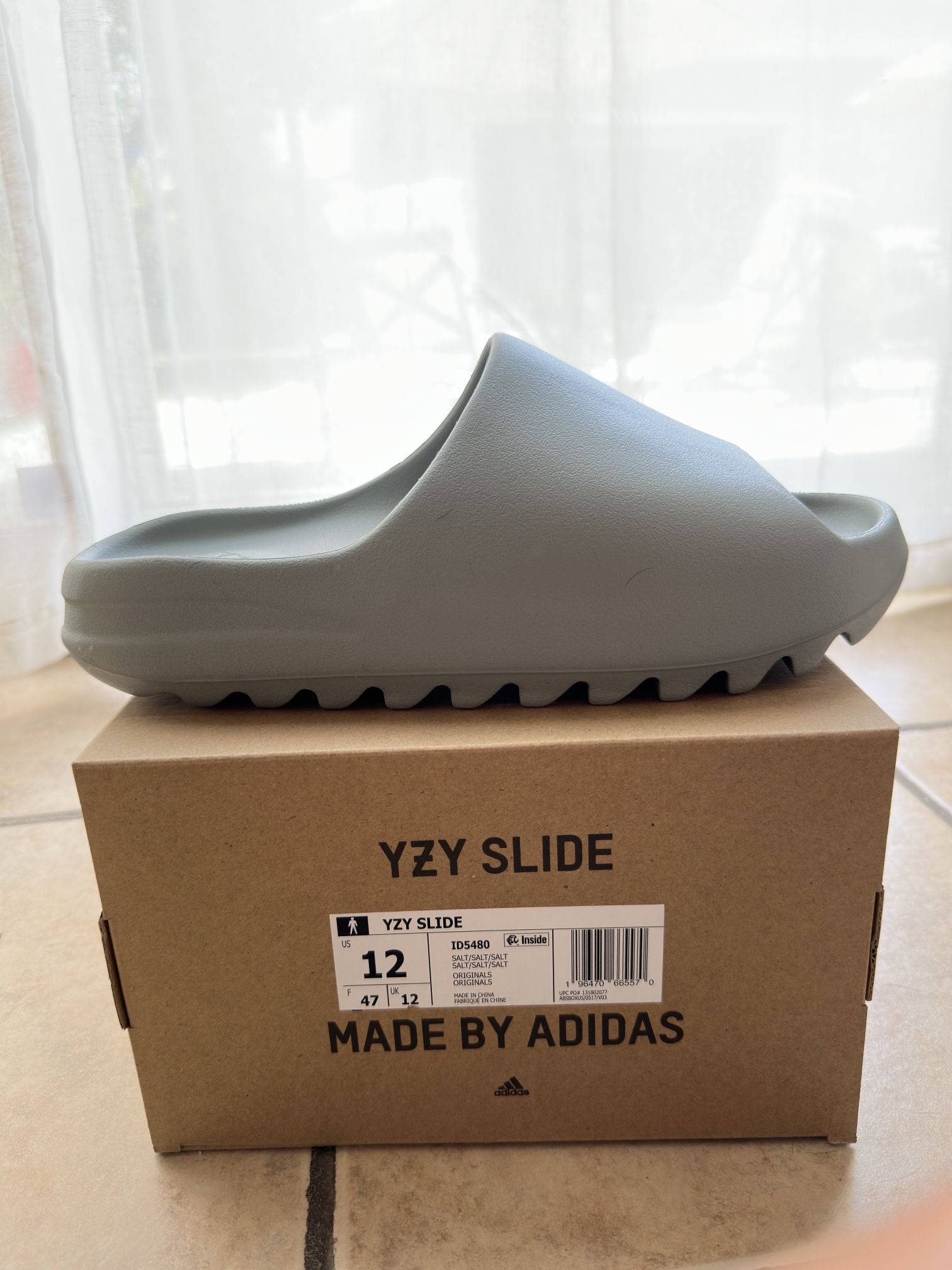 ADIDAS YEEZY SLIDES
