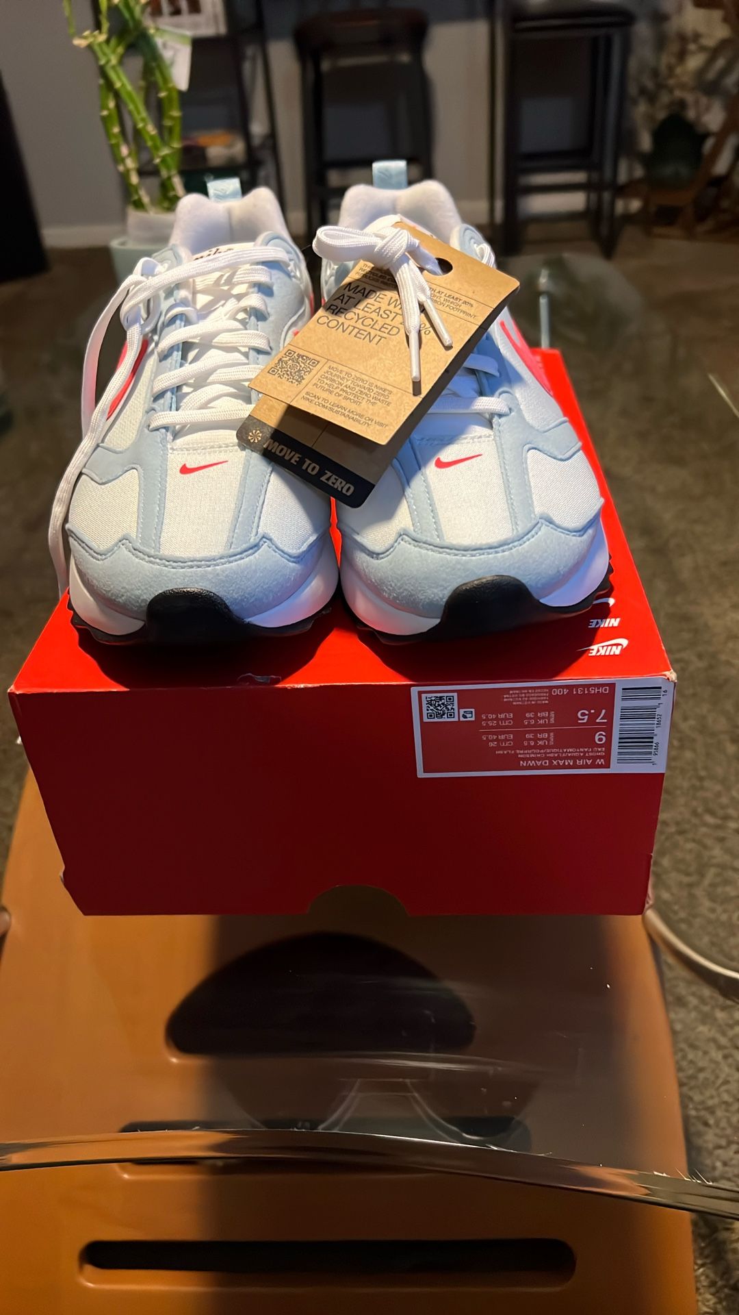 Brand new Women Size 9 Nike