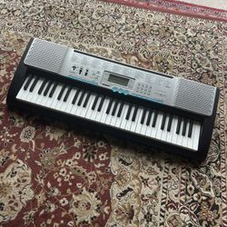 Casio Keyboard 🎹. 61 Kes