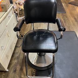 8 Salon Chairs