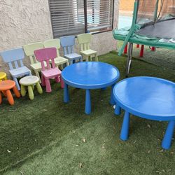 Kids Tables & Chairs