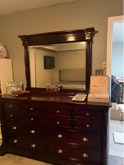 Bedroom Dresser Set