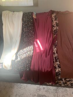 4 vestidos 2 nuevos  size Small