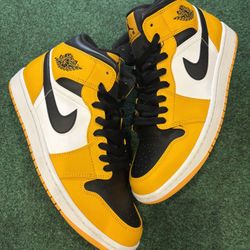 JORDAN 1 MID TAXI SIZE 10