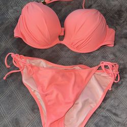 Victoria’s Secret bikini set
