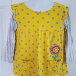 Girls shirt, size 4