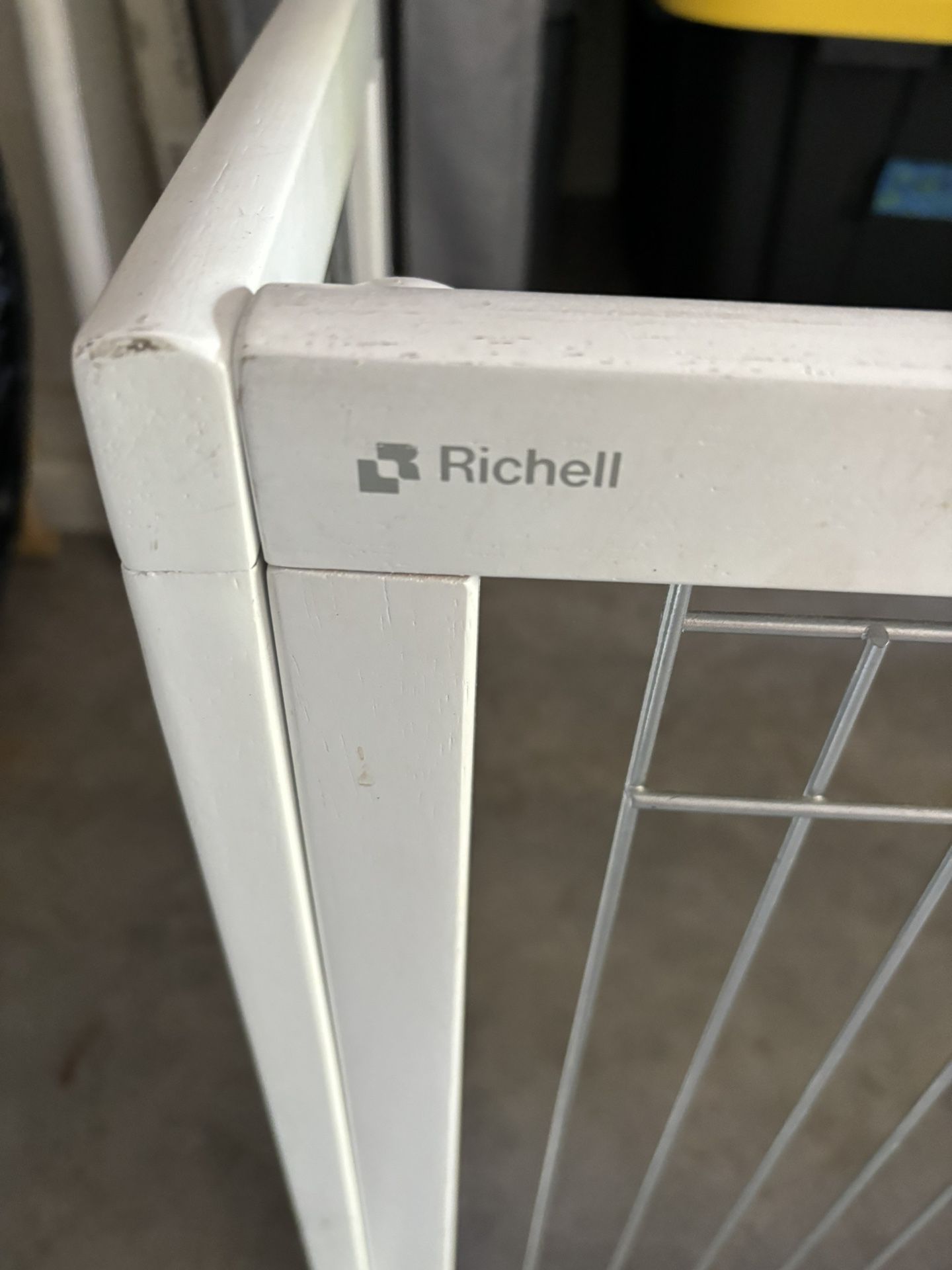Richell Adjustable Pet Gate