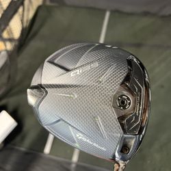 Taylormade QI35 Driver W/ Black Velocore 6TX Shaft