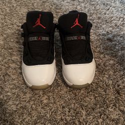 Air Jordan 11 Retro Low 'Tuxedo'