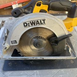 20v Dewalt Skillsaw