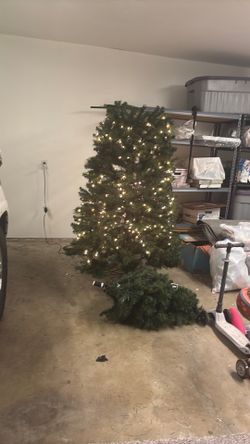Xmas tree 7 1/2 foot